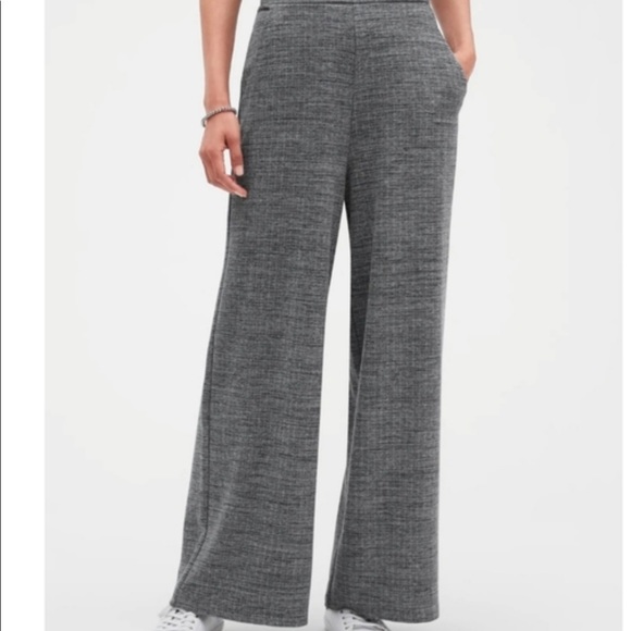 Banana Republic wide leg knit pants - Picture 3 of 8